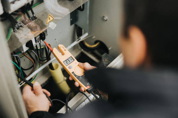 Best Affordable Electrician  in Hlsboro, IL
